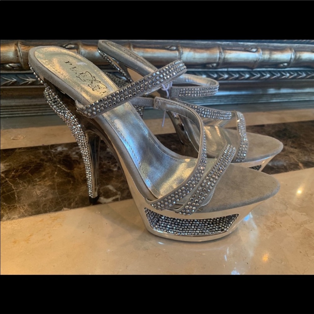 New Rhinestone pleaser Heel Size 8..